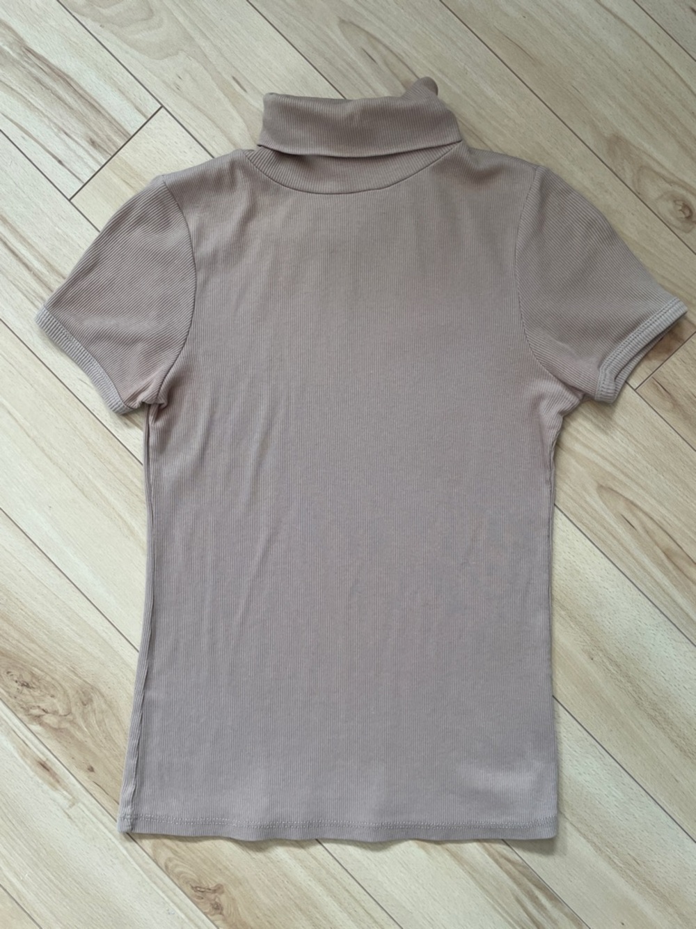 Zara Women’s Sz M Basic Short-Sleeve Turtleneck Tee in Taupe